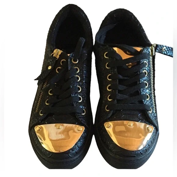 🆕 Adidas Superstar Gold Toe Sneaker 👟 - Picture 4 of 9